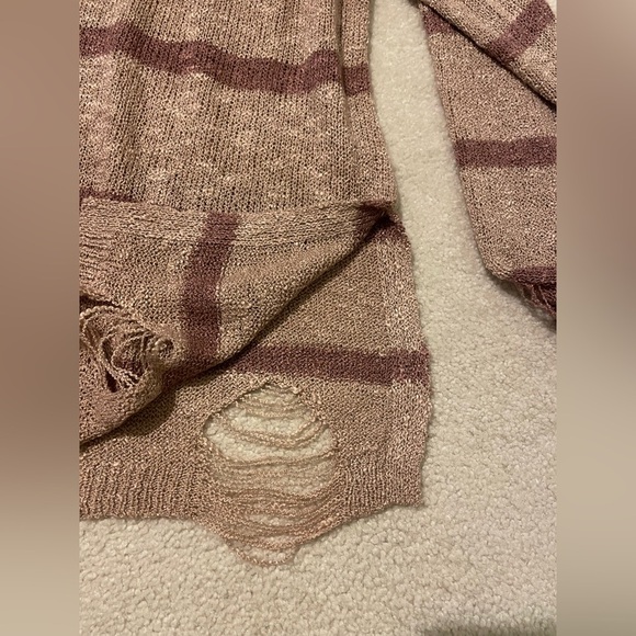 Daytrip striped distressed lightweight sweater-medium NWOT - Picture 5 of 7
